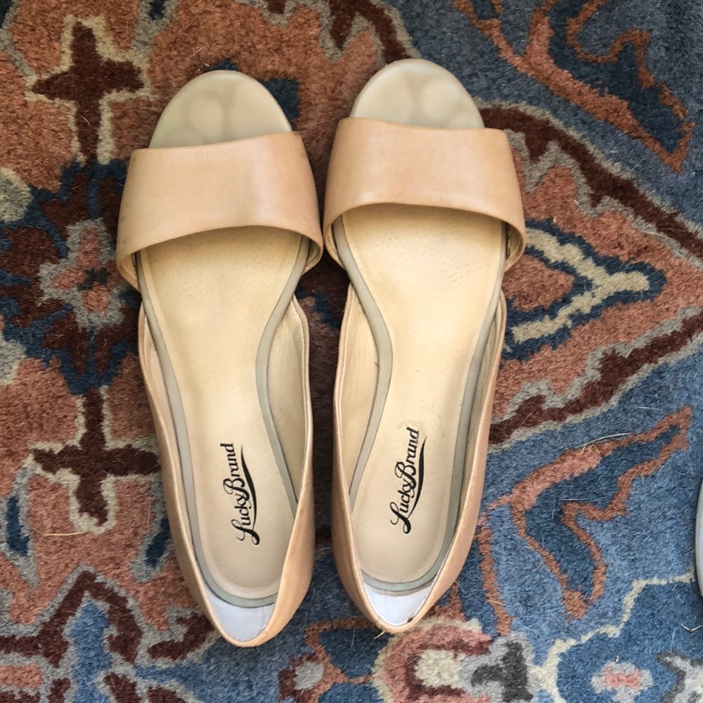 Beige leather lucky brand sandals. Worn twice.